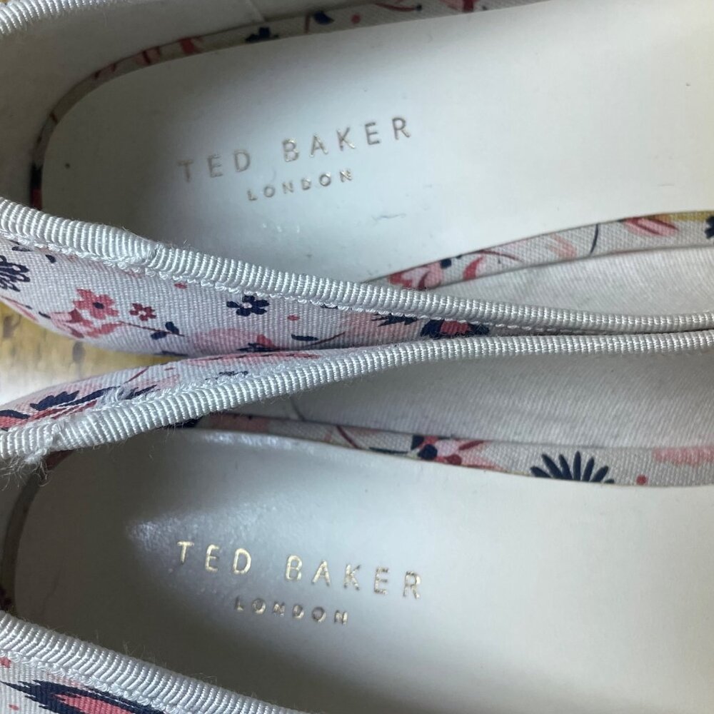 Ted Baker Bayna Floral Ballet Flats Sz 39 (EU) Bow Accent Slip On - Picture 7 of 9